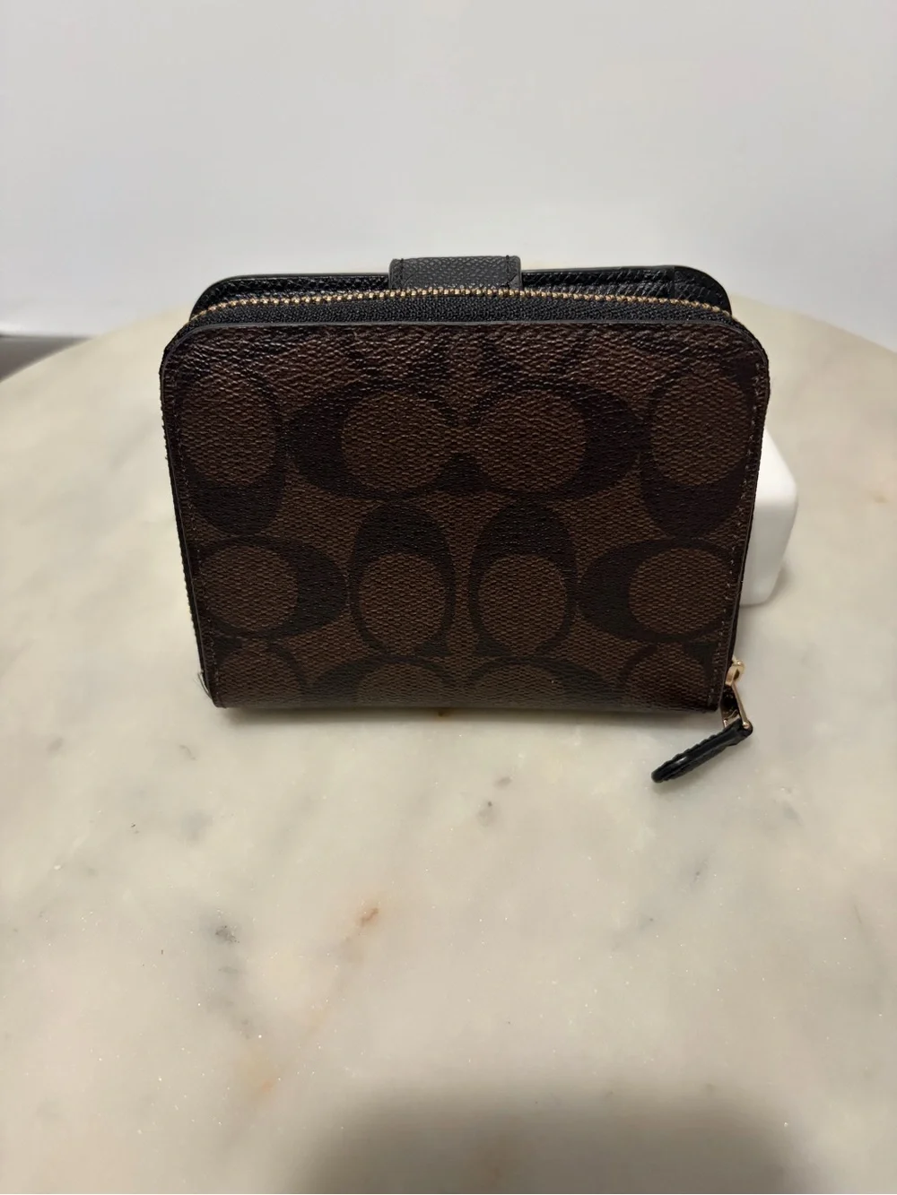 Coach Signature Zip-Around Women's Wallet Brown Gold Logo Accents Credit Card